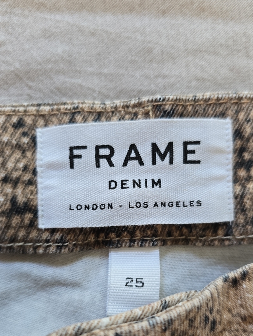 Frame Denim Le Crop Snake Print Denim Women's Size 25 - Picture 5 of 15